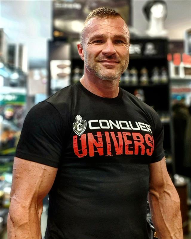 CONQUER UNIVERSE T-SHIRT XXXL